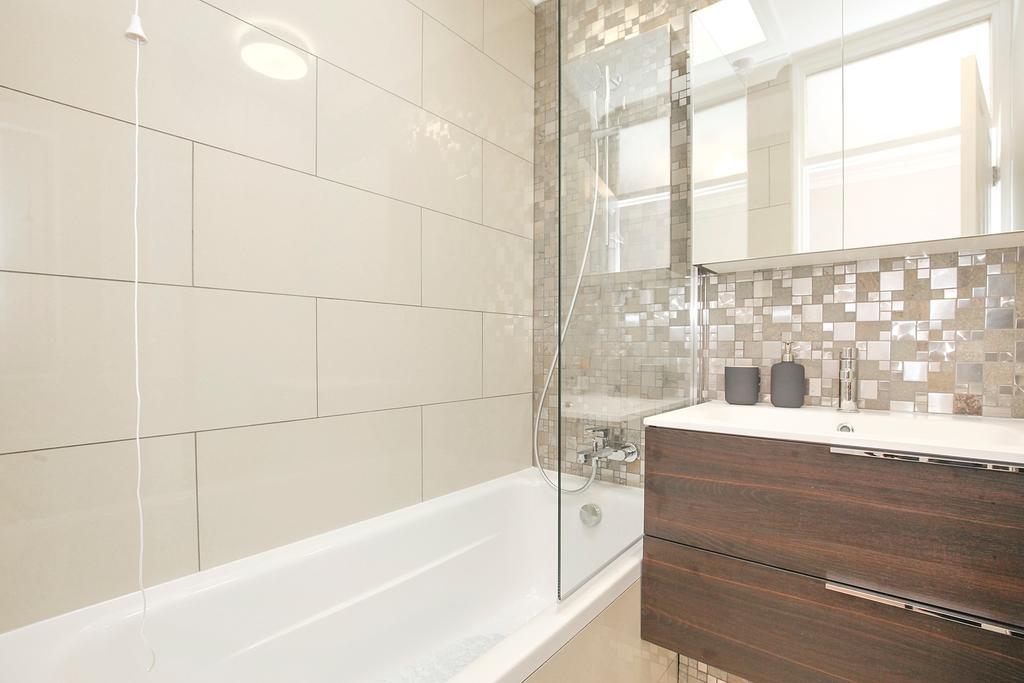 Sach'S 2 Bedrooms Apartment - No Lift Londres Exterior foto